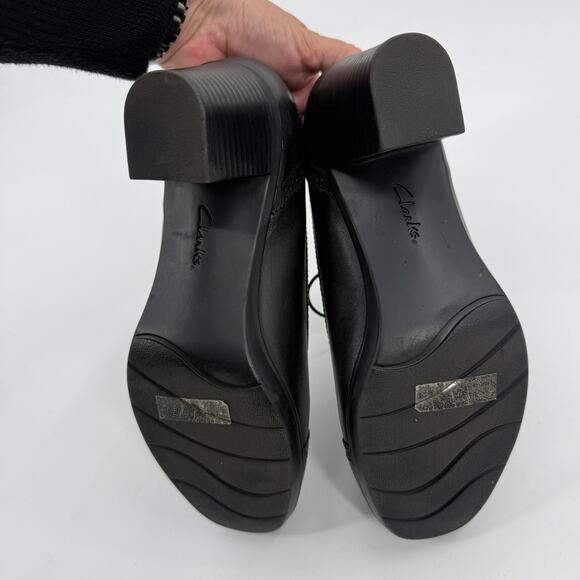 CLARKS Lace Up Ankle Boot Size 8 Womens Black Block Heel Witchy Brogue Retro - Picture 8 of 8